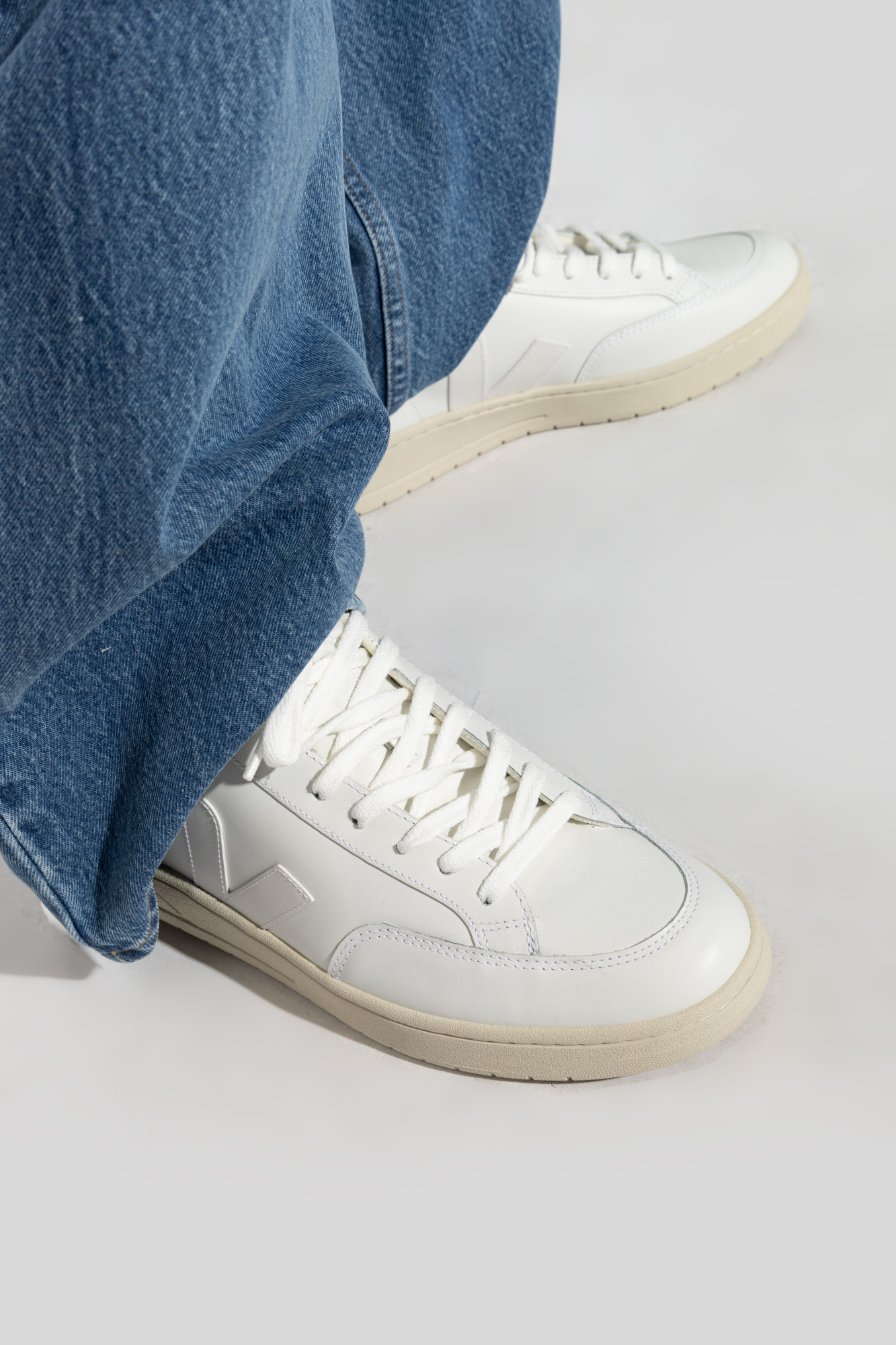 Mens veja clearance v12